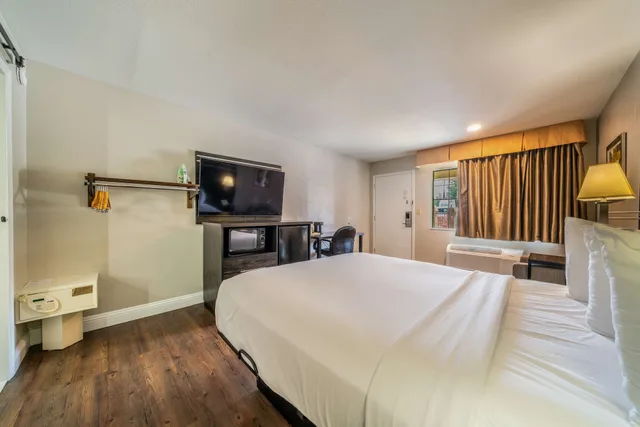 غرفة قياسية بسرير كوين لذوي الإعاقة، Best Western Inn Of Jasper 2/8