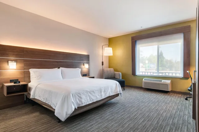 غرفة قياسية بسرير مزدوج، Holiday Inn Express Hotel Suites Banning 1/6