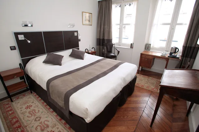 Tower, Lyon, Privilege, Twin Beds، Hotel Des Celestins 1/1