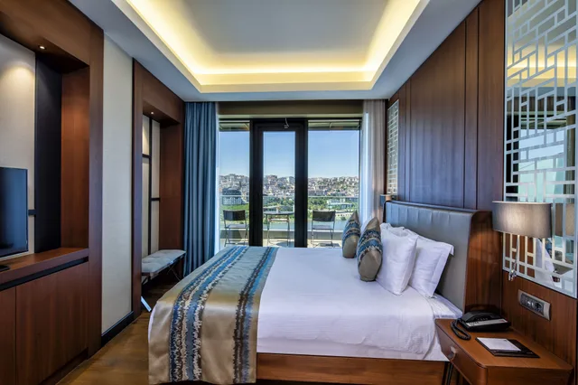 Deluxe, King Bed, Murphy Bed, Sea View, Balcony، Arise Hotel Golden Horn 1/4