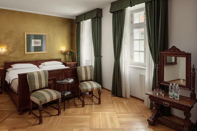 جناح بسرير كينج، Hotel Roma Prague 4/8