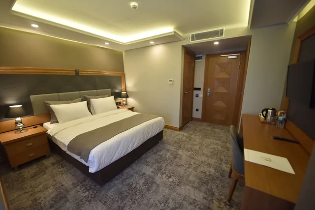 غرفة سوبيريور بسرير مزدوج بإطلالة على المدينة، Four Seven Hotel 2/6