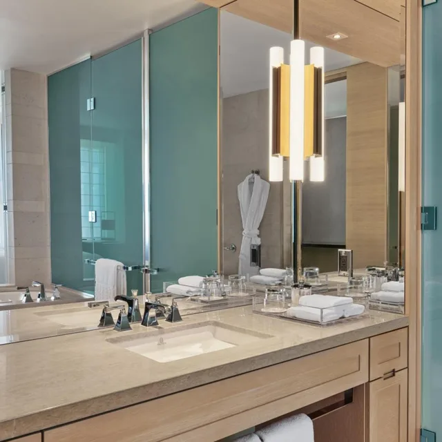 غرفة غراند ديلوكس بسرير كينج، The St Regis San Francisco 6/6