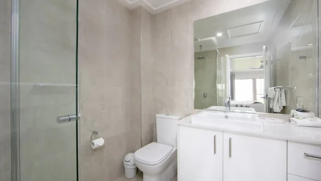 غرفة بريميوم بسرير كينج، Moby Dick Waterfront Resort Motel 4/4