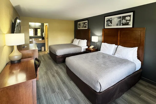 غرفة قياسية بسريرين كوين للمدخنين، Quality Inn Kenly I-95 7/10