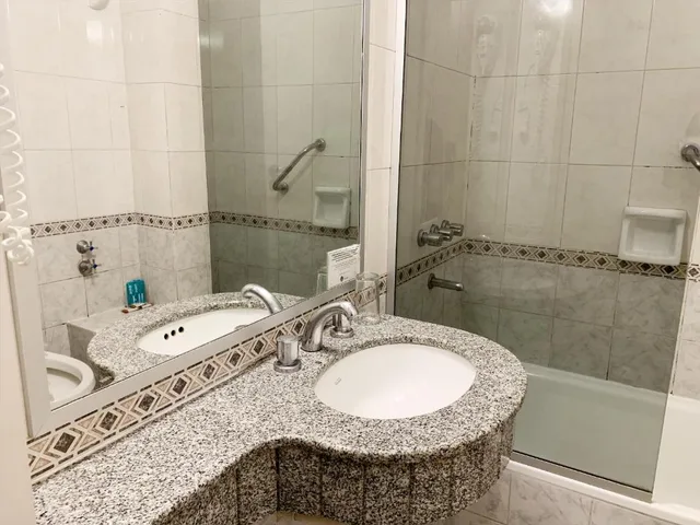 شقة، Hotel Premier 6/9