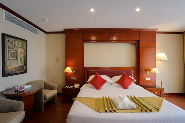 غرفة ديلوكس بسرير كينج بإطلالة على المسبح، فندق موفنبيك جدة(MOVE INN Jeddah Hotel) 5/10