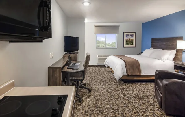 Room, Queen Bed, My Place Hotel-Ketchikan, AK 3/10