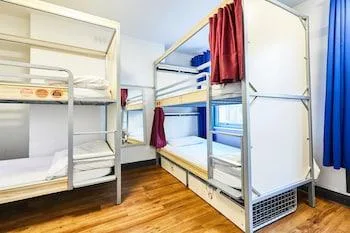 سكن مشترك مختلط بستة أسرّة وسريرين مزدوجين بحمام مشترك، St Christophers Inn Village London Bridge Hostel Ex Hostel St Christophers Village 1/2