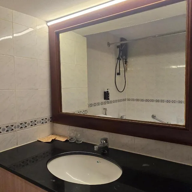 غرفة ديلوكس ثلاثية، Kingston Hotel 28 - Gocos Hotel Klang 6/8
