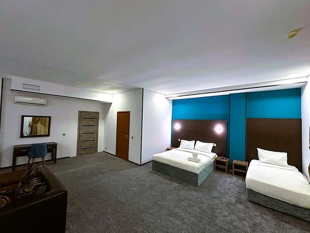 غرفة بسرير مزدوج أو سريرين منفصلين بإطلالة على المدينة، Crossway Hotel Baku 9/9