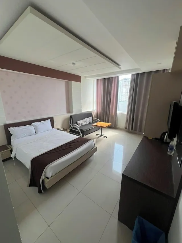 Deluxe, Double Bed, Sofa, Princess Hotel 1/1