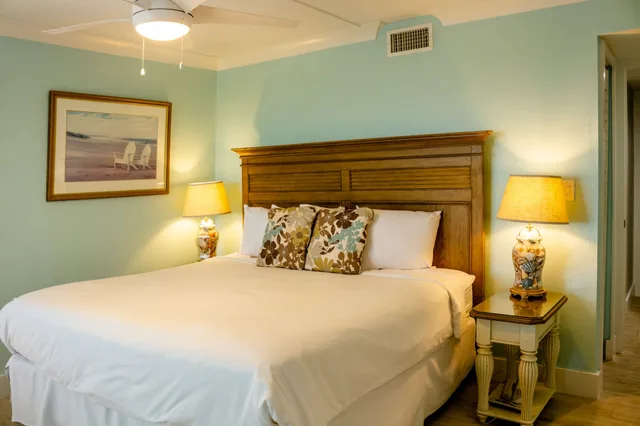 1 Bedroom, Queen Bed, Partial Gulf View، Sundial Beach Resort 1/2