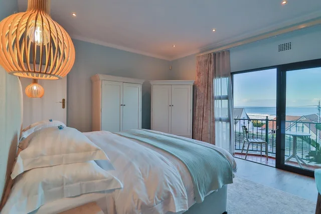جناح فاخر بسرير كوين بإطلالة على البحر، Lavender Manor Guest Lodge 1/7