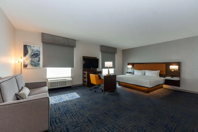 غرفة بسرير مزدوج لذوي الإعاقة، Hampton Inn Suites Houston Sugar Land 1/3