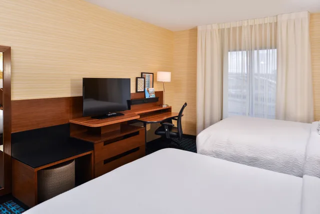 room, 2 queen beds, river view, Fairfield Inn Suites Eugene East Springfield 2/5