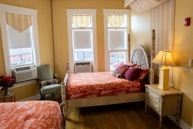 Caribbean, Style, Deluxe, 2 Queen Beds، Oak Tree Hotel 12/17