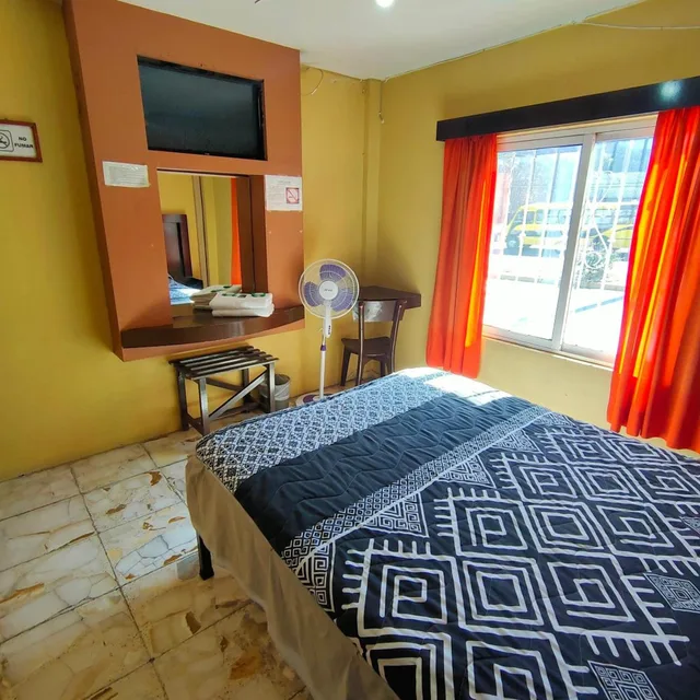 غرفة قياسية، OYO Hotel Colon, Plaza Bicentenario, Zacatecas Centro 6/10