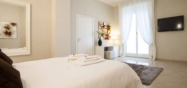 جناح بسرير كوين مع أريكة، Milan Royal Suites Luxury Apartments 2/5