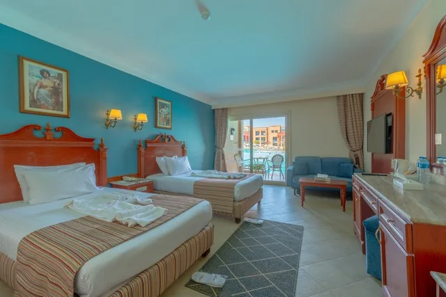 غرفة سوبيريور عائلية بسرير مزدوج أو سريرين منفصلين بإطلالة على المسبح، Titanic Palace 1/1