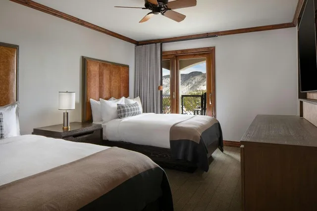 إقامة بسرير كينج وسرير كينج وسريرين مزدوجين بشرفة بغرفتي نوم، The Hythe, a Luxury Collection Resort, Vail 1/1