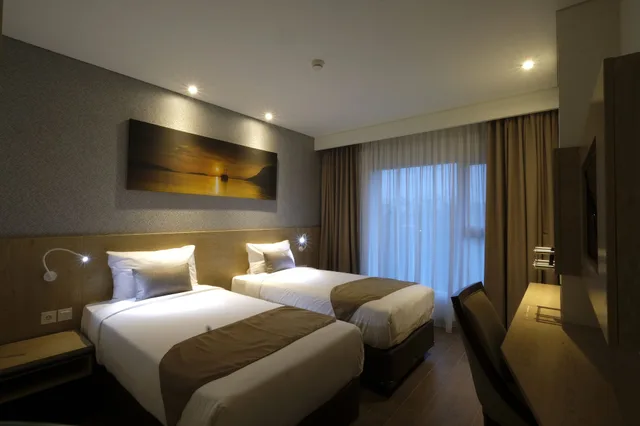 غرفة سوبيريور بسريرين منفصلين، Hotel Ayola Lippo Cikarang 3/11
