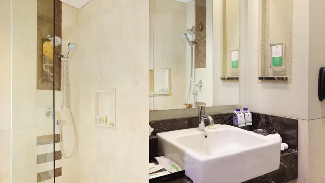 غرفة قياسية بسرير كوين بشرفة لذوي الإعاقة، Holiday Inn Pasteur 4/4