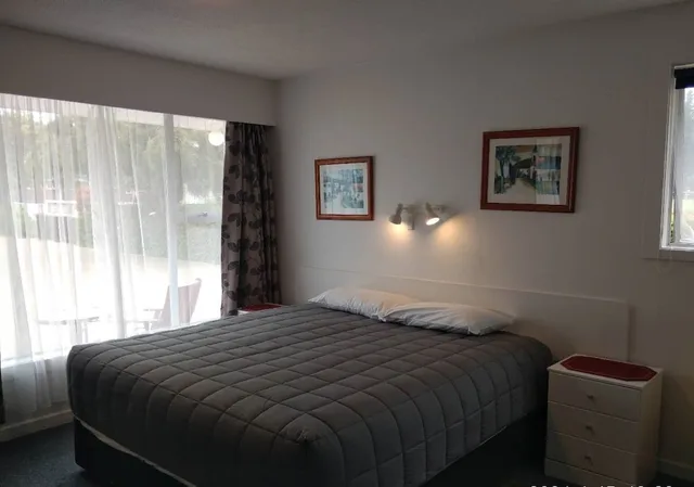 استوديو بسرير كوين بمطبخ صغير، Queens Park Motels 1/1