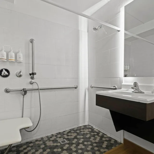 غرفة بسريرين كوين لذوي الإعاقة، La Quinta Inn & Suites by Wyndham Sturbridge 5/5