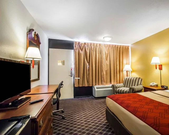 غرفة بسرير كوين للمدخنين، Econo Lodge Dyersburg I-155 3/3