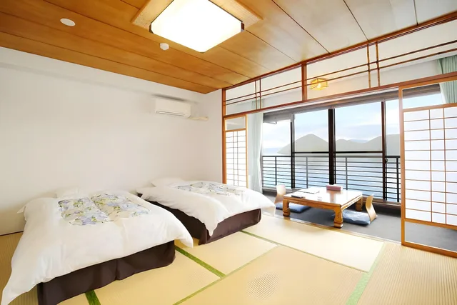 Economy, Quadruple, 2 Double Beds, Lake Side، Toya Onsen Hotel Hanabi 1/1