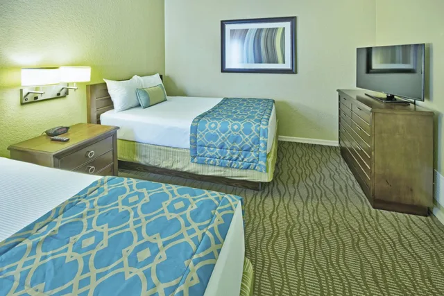 Two Bedroom Suite (2BR)، Star Island Resort & Club 1/7