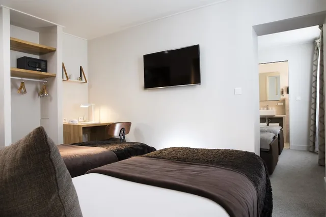 غرفة ثلاثية، Hotel D Espagne 6/10