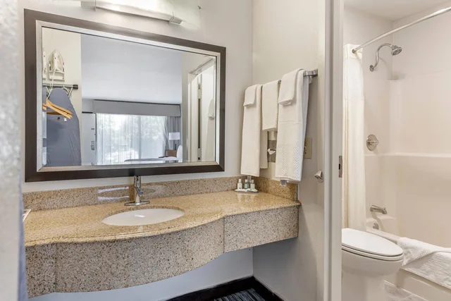 غرفة بسريرين مزدوجين للمدخنين، Quality Inn Mount Airy Mayberry 5/5