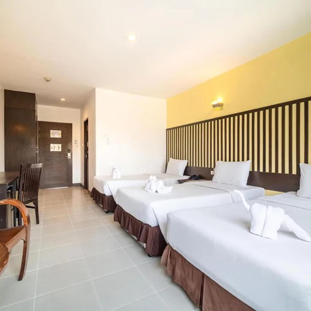 جناح سوبيريور، Sunday JA Plus Hotel 5/10