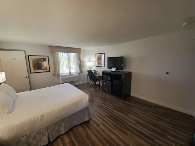 Standard, Queen Bed, Best Western Dubois Hotel 1/5