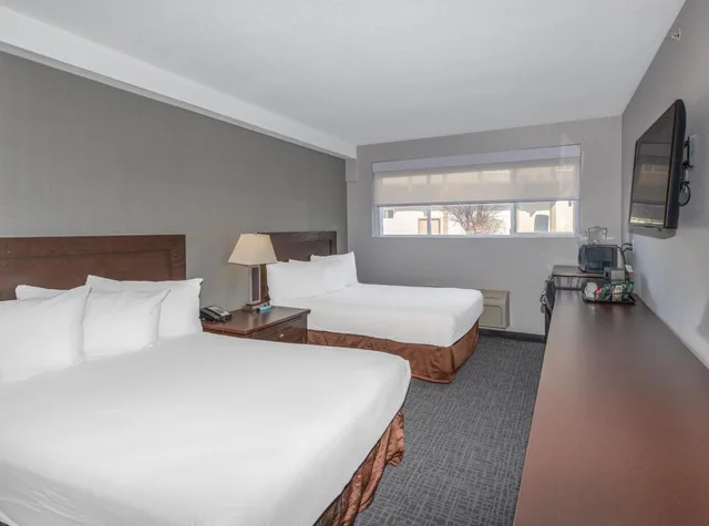 Coast, 2 Double Beds، Coast Lethbridge Hotel and Conference Centre 3/10