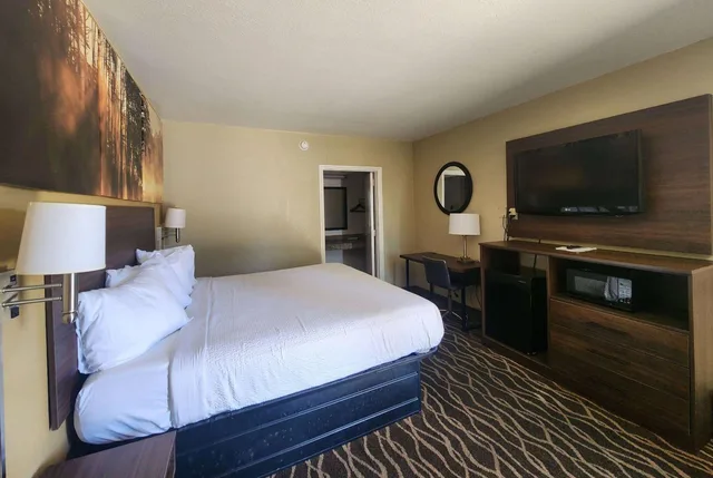 غرفة بسرير مزدوج للمدخنين، Days Inn by Wyndham Leesville 2/5