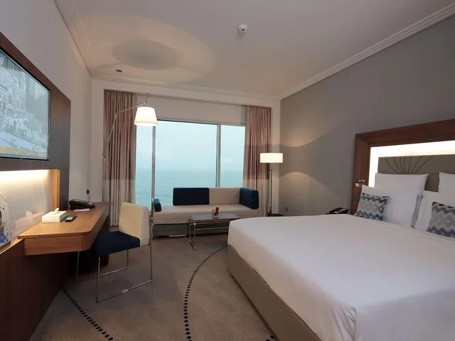 غرفة سوبيريور بسرير مزدوج بإطلالة على البحر، نوفوتيل جازان(Novotel Jazan Hotel) 5/10