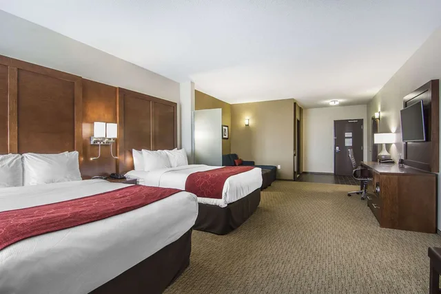 جناح بسريرين كوين، Comfort Suites Regina 2/5