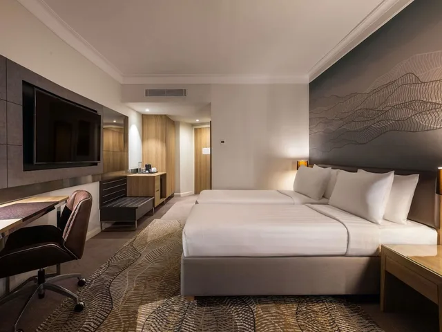 Premier, Twin Beds, Novotel Kuala Lumpur City Centre 3/10