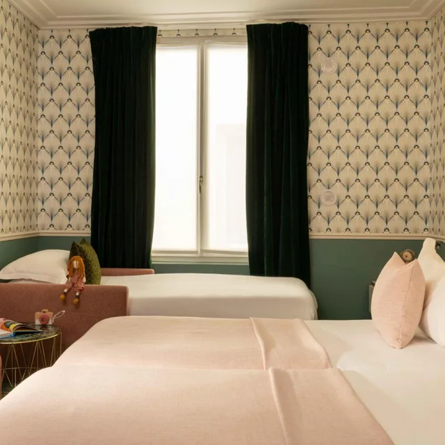 غرفة ثلاثية، Hotel Lena 2/5