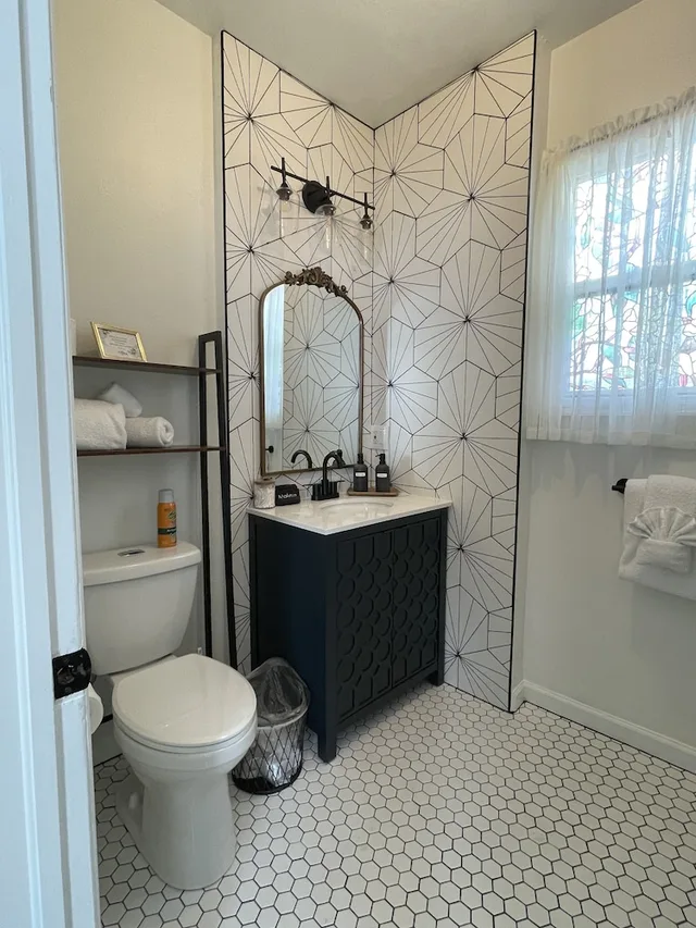 جناح ديلوكس بسرير كوين مع سرير سحّاب إضافي، The Adagio Bed and Breakfast 8/8