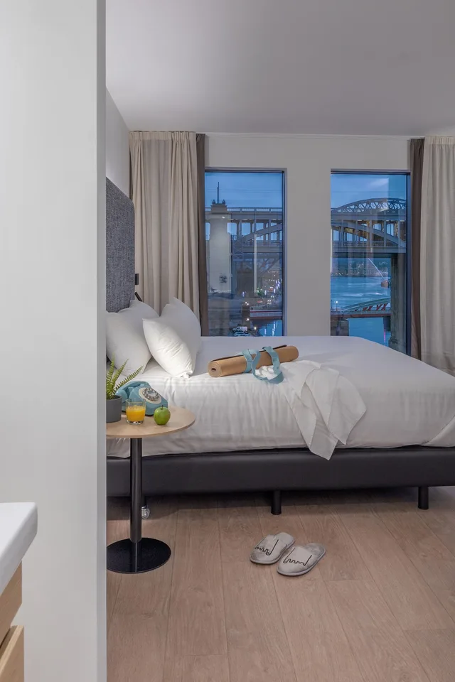 Town House, King Bed, Sofa، INNSIDE Newcastle 5/6