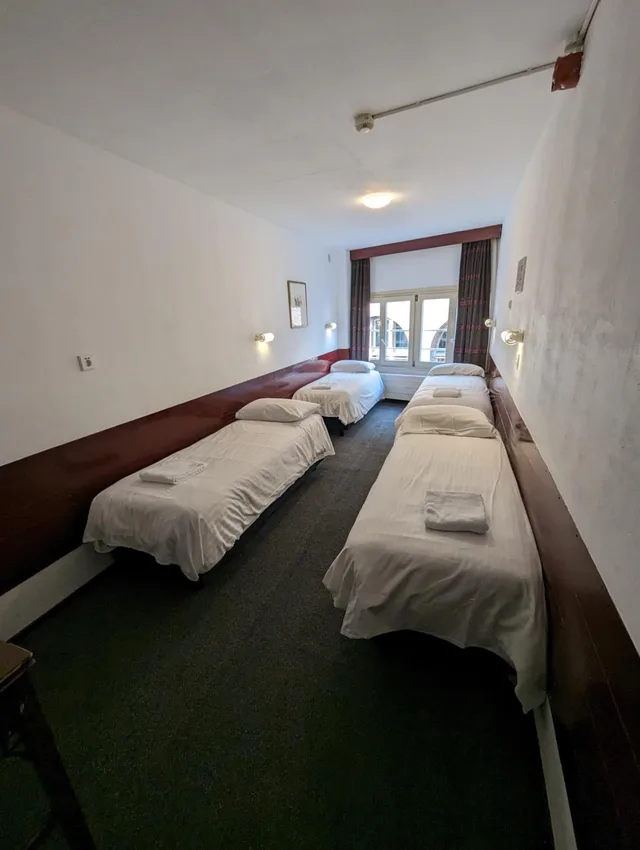 غرفة رباعية، Budget Hotel Ben 6/9