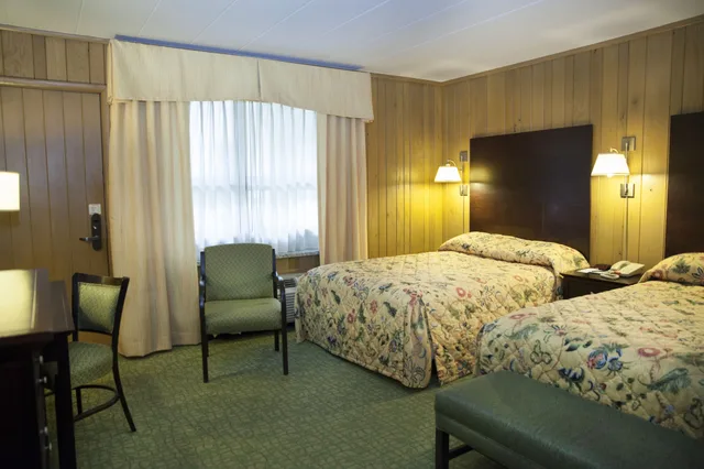 غرفة بسرير مزدوج، Oglebay Resort Conference Center 4/6