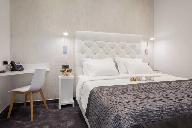 شقة بسريرين كينج بإطلالة على البحر مع أريكة، Marina Baotic Apartments 1/6
