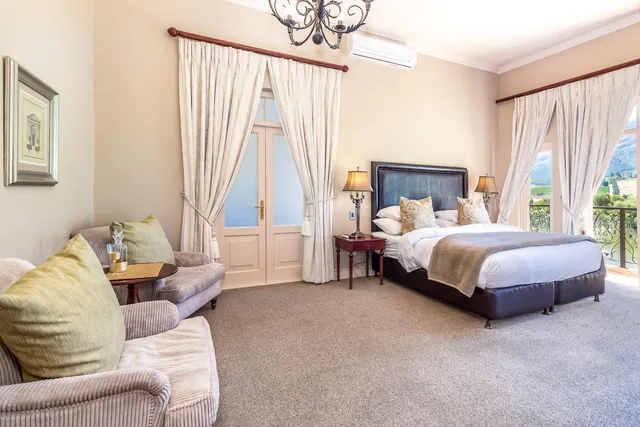 فيلا بإطلالة على البحيرة بغرفتي نوم، L Ermitage Franschhoek Chateau Villas 1/6