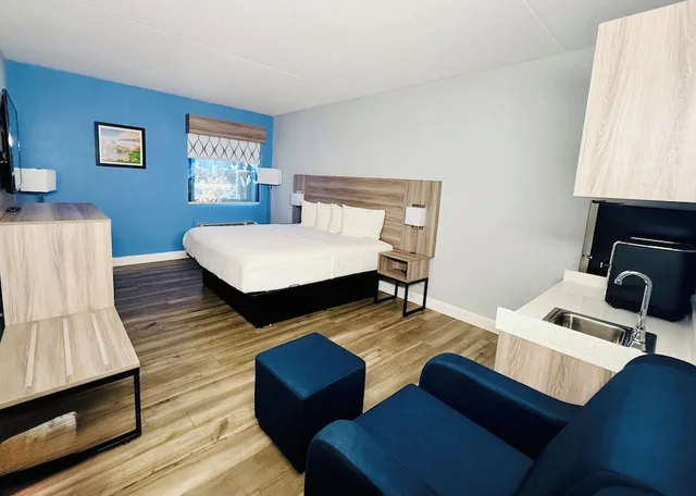 جناح بسرير كينج بمطبخ صغير، Baymont By Wyndham Indianapolis South 5/8