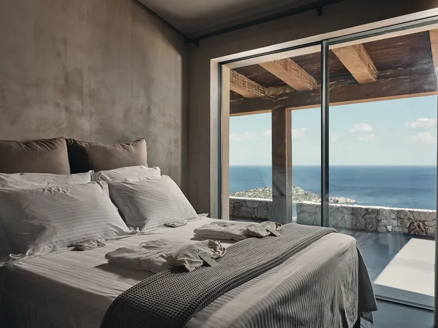 West, Luxury, Villa, Queen Bed, Sofa, Private Pool, Vais Luxury Villas 1/3